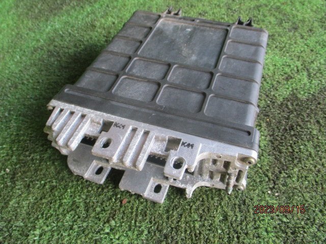0178)70ACU ヴァナゴン T4 エンジンコンピューター 023 906 024 R 