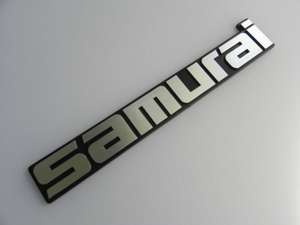 ★ジムニー Jimnyに 海外仕様サムライ◆スズキ純正/SAMURAI エンブレム JB64W/JB74Wに ステッカーSJ413☆SJ30，JA71，JA11にも