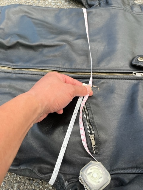【送料無料】革ツナギ　皮ツナギ　バイク用　メーカー不明　サイズLL（ただしかなりタイト） 革ツナギ 2026年最新Yahoo!オークション バイク 2ピースの通販 革ツナギ（バイク用品｜車用品・バイク用品）の通販 メーカーの通販