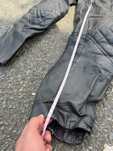 【送料無料】革ツナギ　皮ツナギ　バイク用　メーカー不明　サイズLL（ただしかなりタイト） 革ツナギ 2026年最新Yahoo!オークション バイク 2ピースの通販 革ツナギ（バイク用品｜車用品・バイク用品）の通販 メーカーの通販