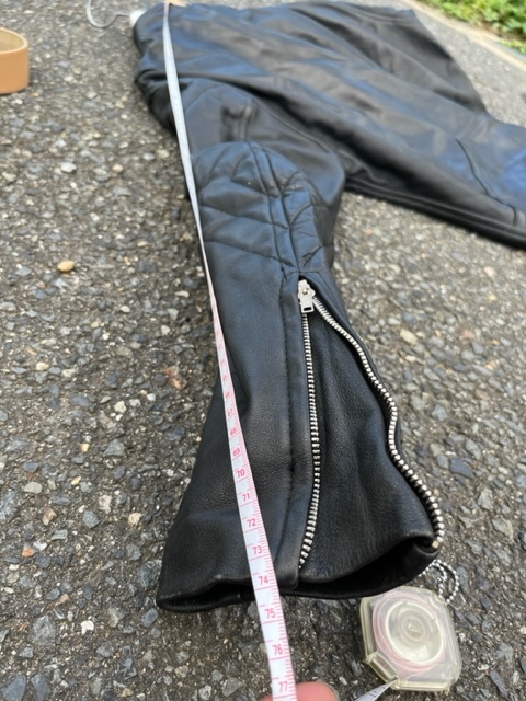 【送料無料】革ツナギ　皮ツナギ　バイク用　メーカー不明　サイズLL（ただしかなりタイト） 革ツナギ 2026年最新Yahoo!オークション バイク 2ピースの通販 革ツナギ（バイク用品｜車用品・バイク用品）の通販 メーカーの通販