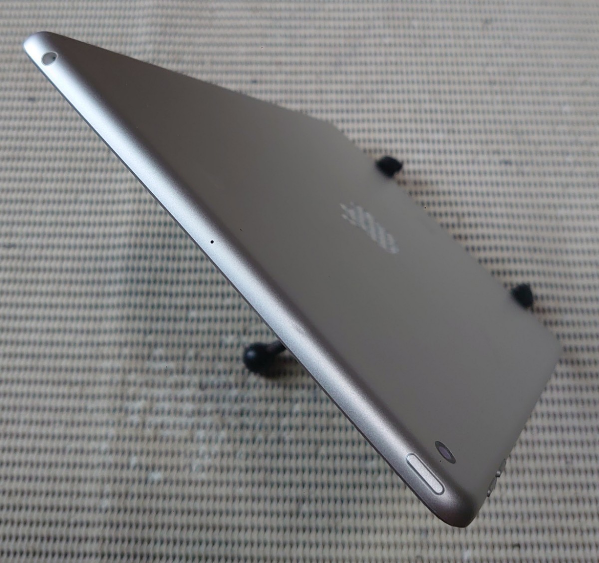 iPad Apple Wi-Fi a1893 即買い Cellular 液晶無傷iPad第6世代(A1893)本体