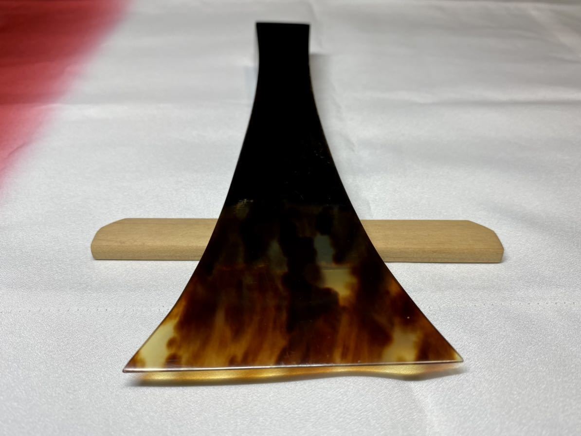 希少品 津軽三味線 鼈甲バチ 黒水牛 送料無料】 日本製 津軽三味線用 鼈甲(べっ甲)撥 154 黒水牛台 一枚物