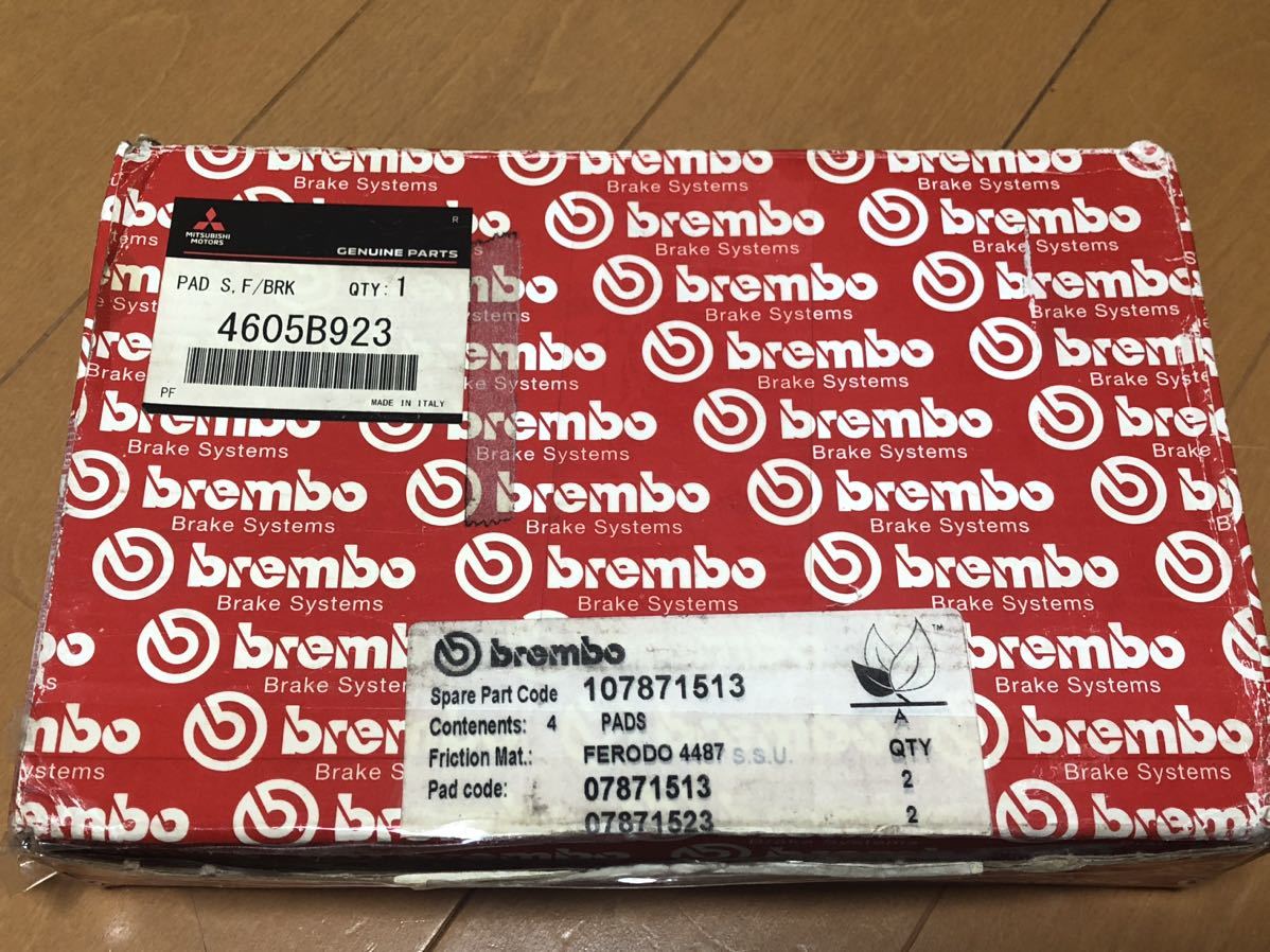 ミツビシ ランサーエボリューション ランサー ランエボ ブレンボ フロント ディスクパッド 4605B923 CBA-CZ4A 三菱純正部品 新品 未使用 三菱 ランサーエボリューションの価格・新型情報・グレード諸元 | 三菱自ランエボの進化を辿る（その8）すべてにおいて洗練された ランサー・エボリューションVII ランサーGSR