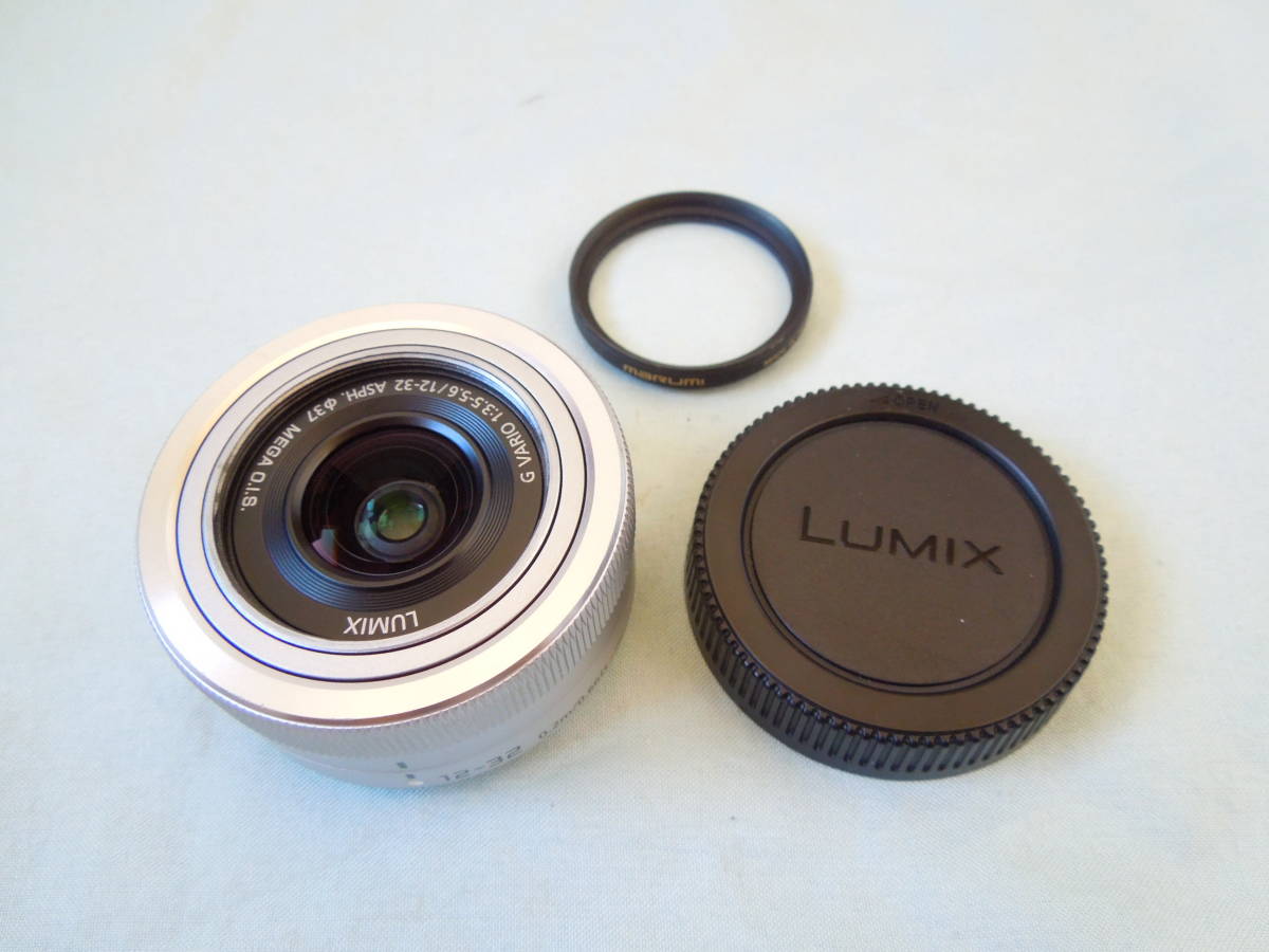 Lumix G VARIO 12-32mm F3.5-5.6 MEGA O.I.S G 12-32mm LUMIX O.I.S. |