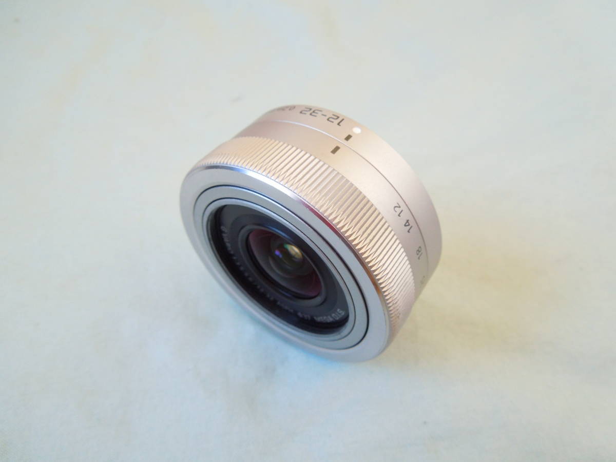 Lumix G VARIO 12-32mm F3.5-5.6 MEGA O.I.S G 12-32mm LUMIX O.I.S. |