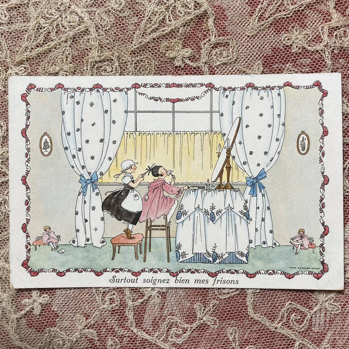 145/9＊アンティーク ポストカード＊　絵葉書　MELA KOEHLER 女の子　お嬢様　メードさん　お化粧　大きな鏡