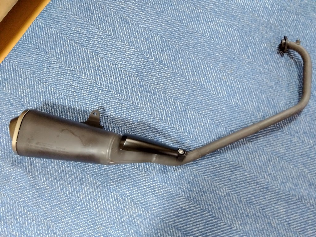 GSX-R150 純正マフラー 中古取り外し GSX-R150純正マフラー GSX-R125