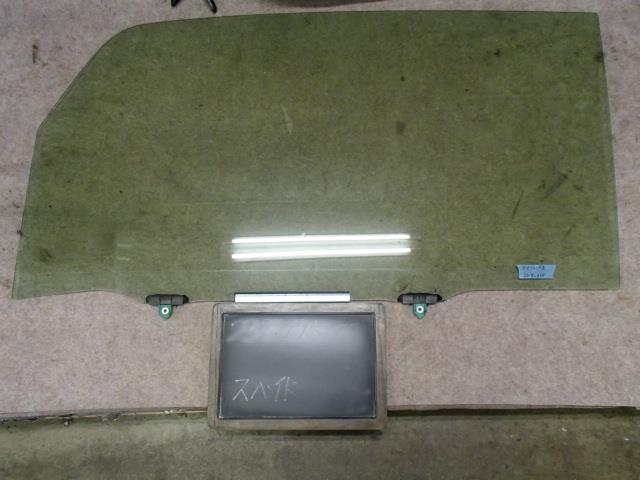 スペイド 　NCP145 フロント左ドアガラス 3R9 アサヒ M2H3K 68104-52070