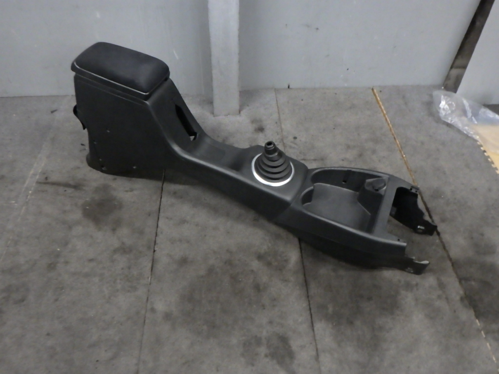 売り切り CBA-GD3 フィット GD1/GD2/GD4 マニュアル MT センターコンソール 05-09-21-248 C2-A2-1 スリーアール長野