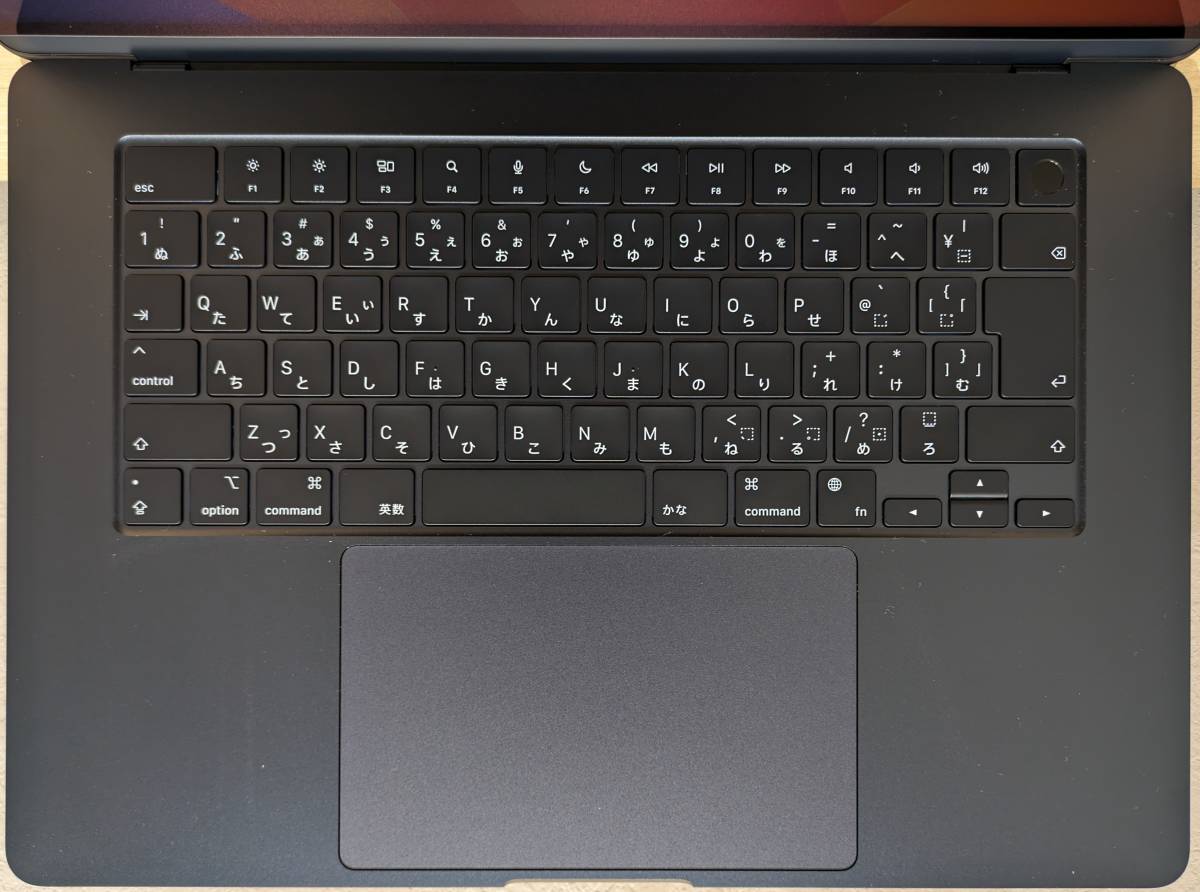 MacBook Air 15インチ (M2(8C CPU/10C GPU)， RAM 16GB， SSD 1TB