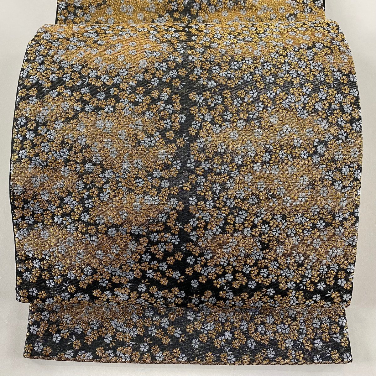 袋帯 美品 秀品 桜 金糸 箔 墨色 六通 正絹 【中古】