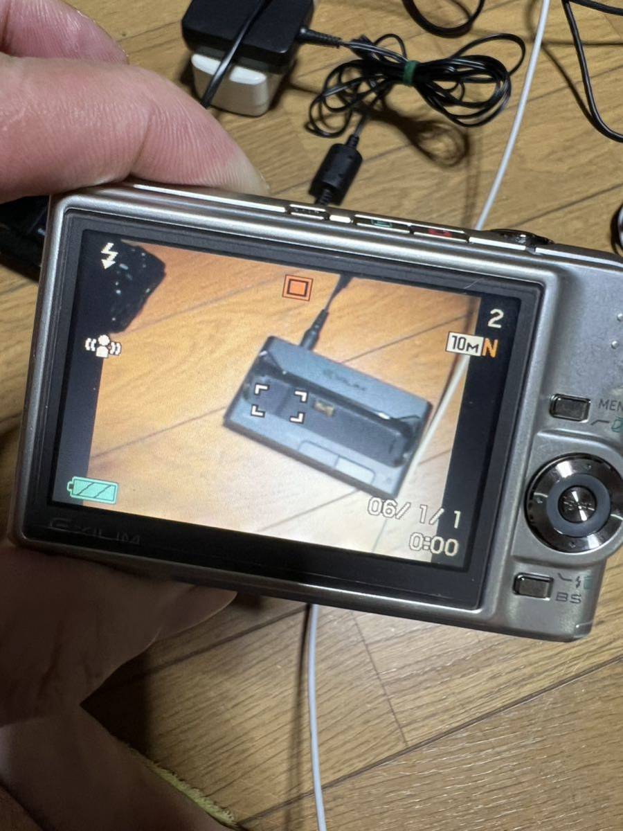 カシオCasio デジタルカメラ EX-Z1000 動作品　充電器付き