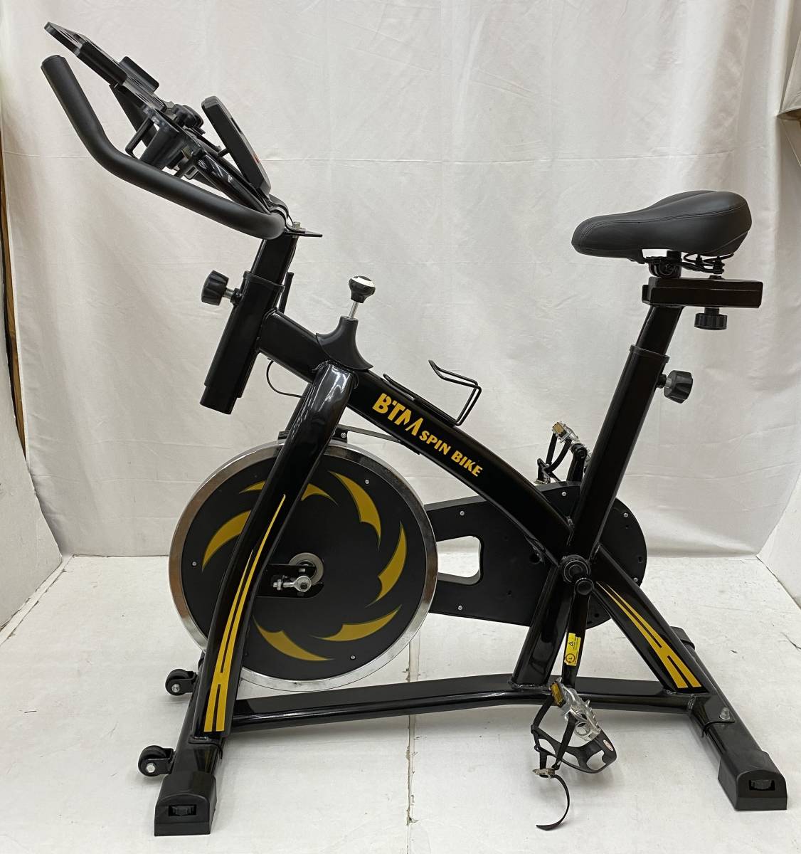 【動作確認済】1円～ BTM SPN BIKE スピンバイク フィットネスバイク ブラック エアロバイク ダイエット トレーニング 