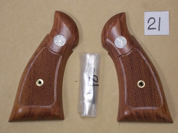 21　ZEKE 公認　M15コンバットマスターピース2インチ用　ウッドグリップ　　紫檀材　model-s M15 S&amp;W ZEKE