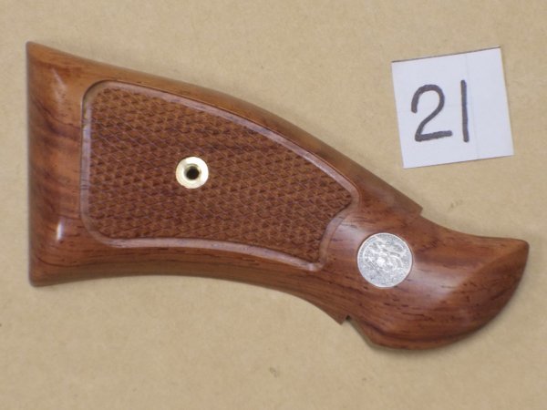 21　ZEKE 公認　M15コンバットマスターピース2インチ用　ウッドグリップ　　紫檀材　model-s M15 S&amp;W ZEKE