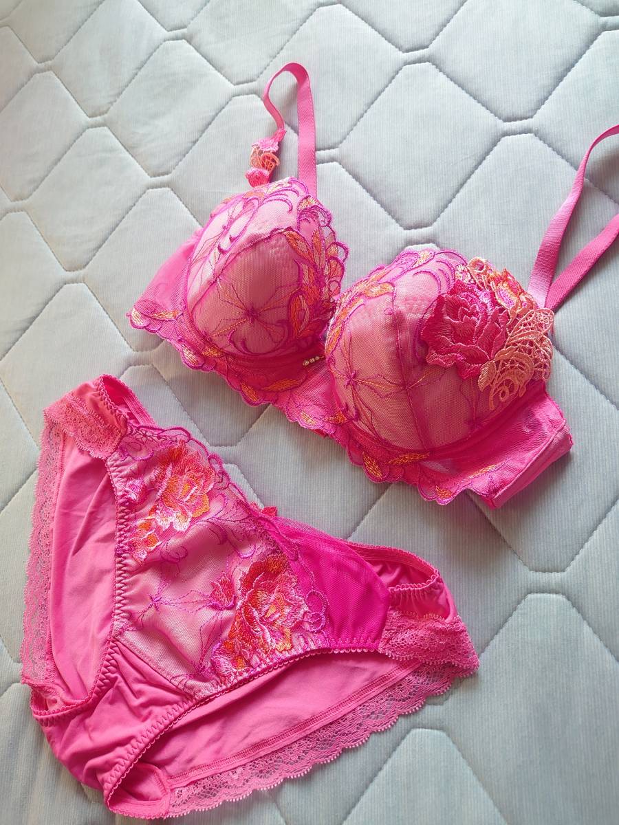 ワコール サルート D75 L セット 96グループ - メルカリ