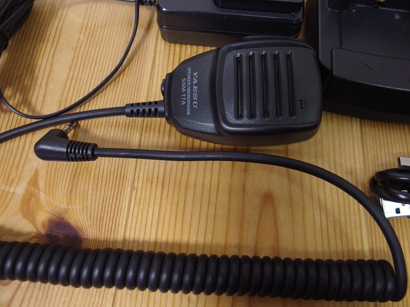 YAESU FT5D ロッドアンテナSRH779 スピーカーマイクSSM-17A シガー電源