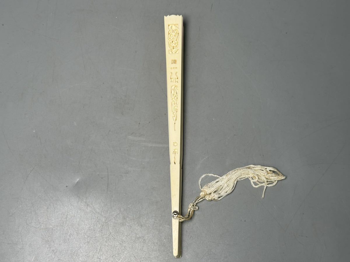 仏教美術 置物 透かし彫り 中国 扇子 象牙風 角細工骨細工 マンモス