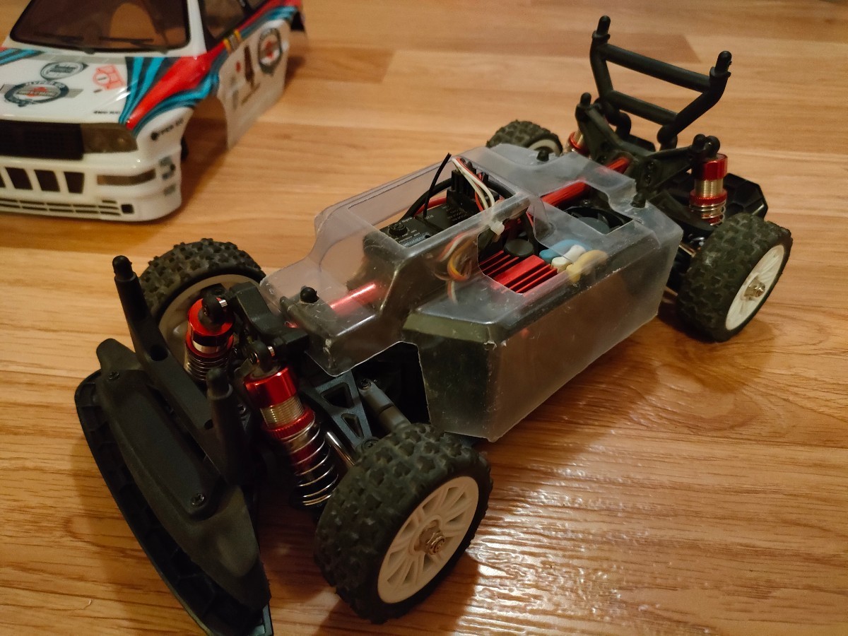 結構早い！ジャイロ付　MJX 14302 ラリーラジコン_6