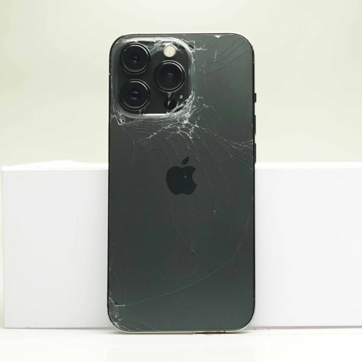 iPhone 13 Pro 256GB グラファイト MLUN3J/A SIMフリー 訳あり品 中古 