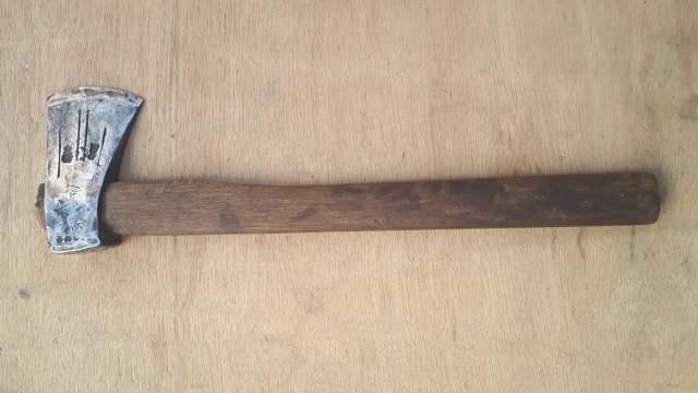 ◇土佐　鉄斧（在銘あり）　中古品