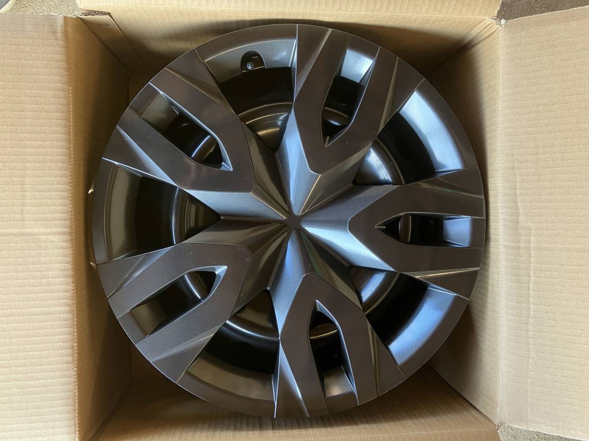 新型プリウス60系純正17インチスチールホイール+ホイールキャップの4 