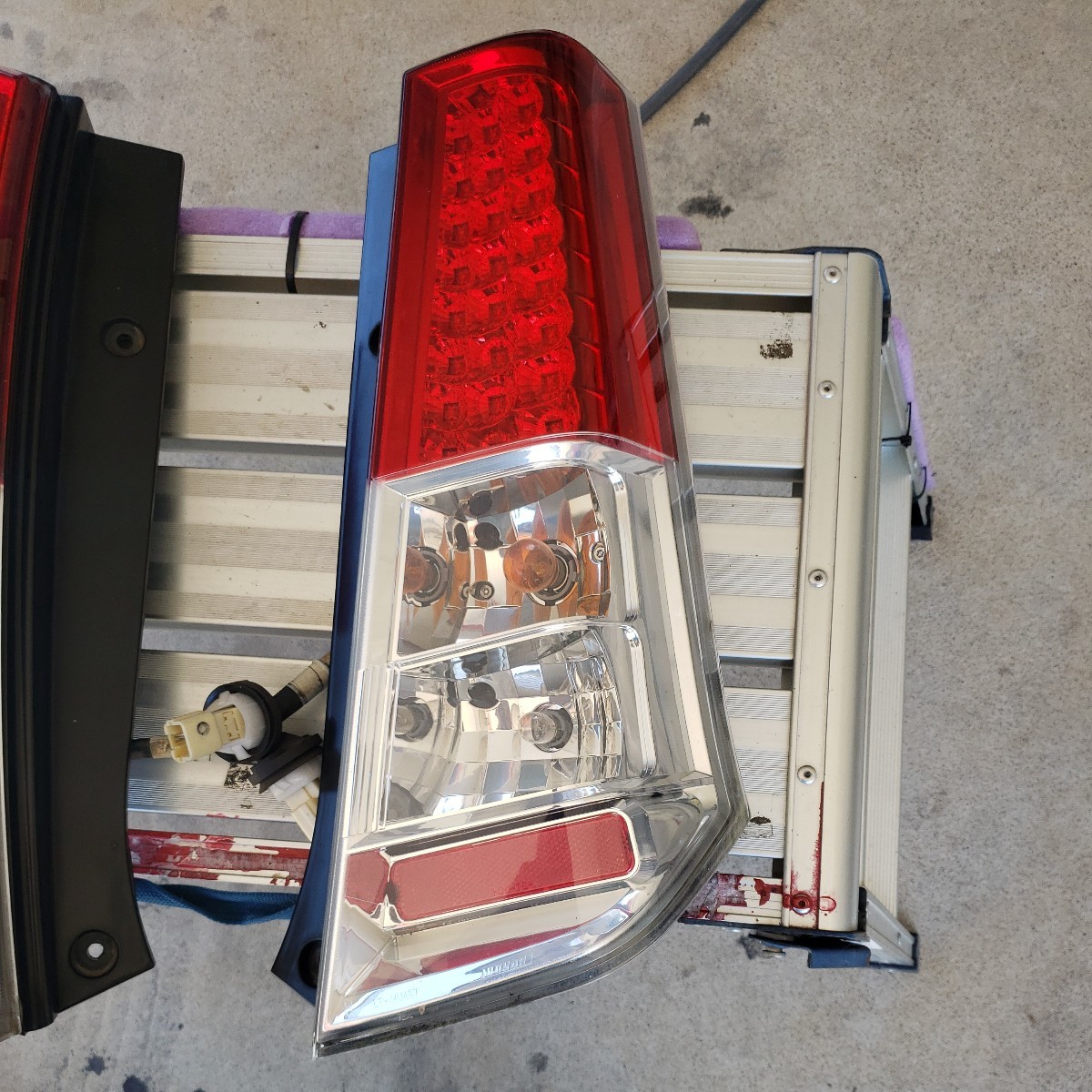 MH23S！ワゴンR！スティングレー！LEDテールランプ テールランプ テールレンズ 社外　JUNYAN　ハーフクリア ワゴンR MH23S LED 社外テール ライト ワゴンＲ（MH23）LEDテールランプ