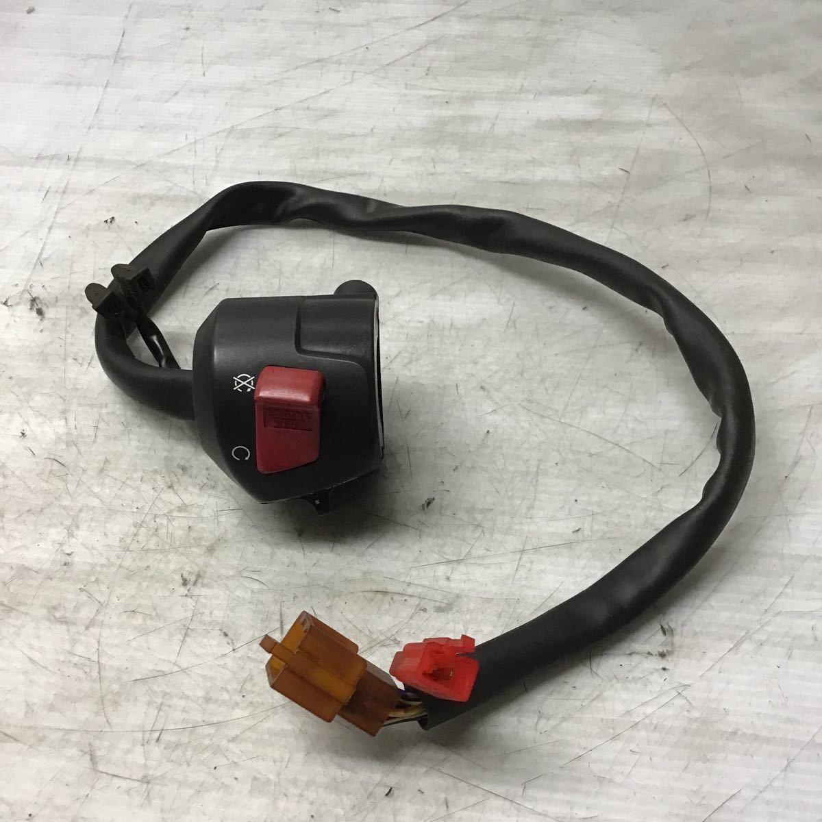 M25-19 ホンダ VTR250 MC33 ハンドルスイッチ　右　純正部品 動作確認済み 走行距離18426km