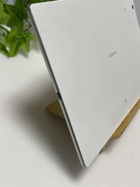 美品☆ ソニー Xperia Z4 Tablet SOT31 au SIMロック解除済☆ 判定〇