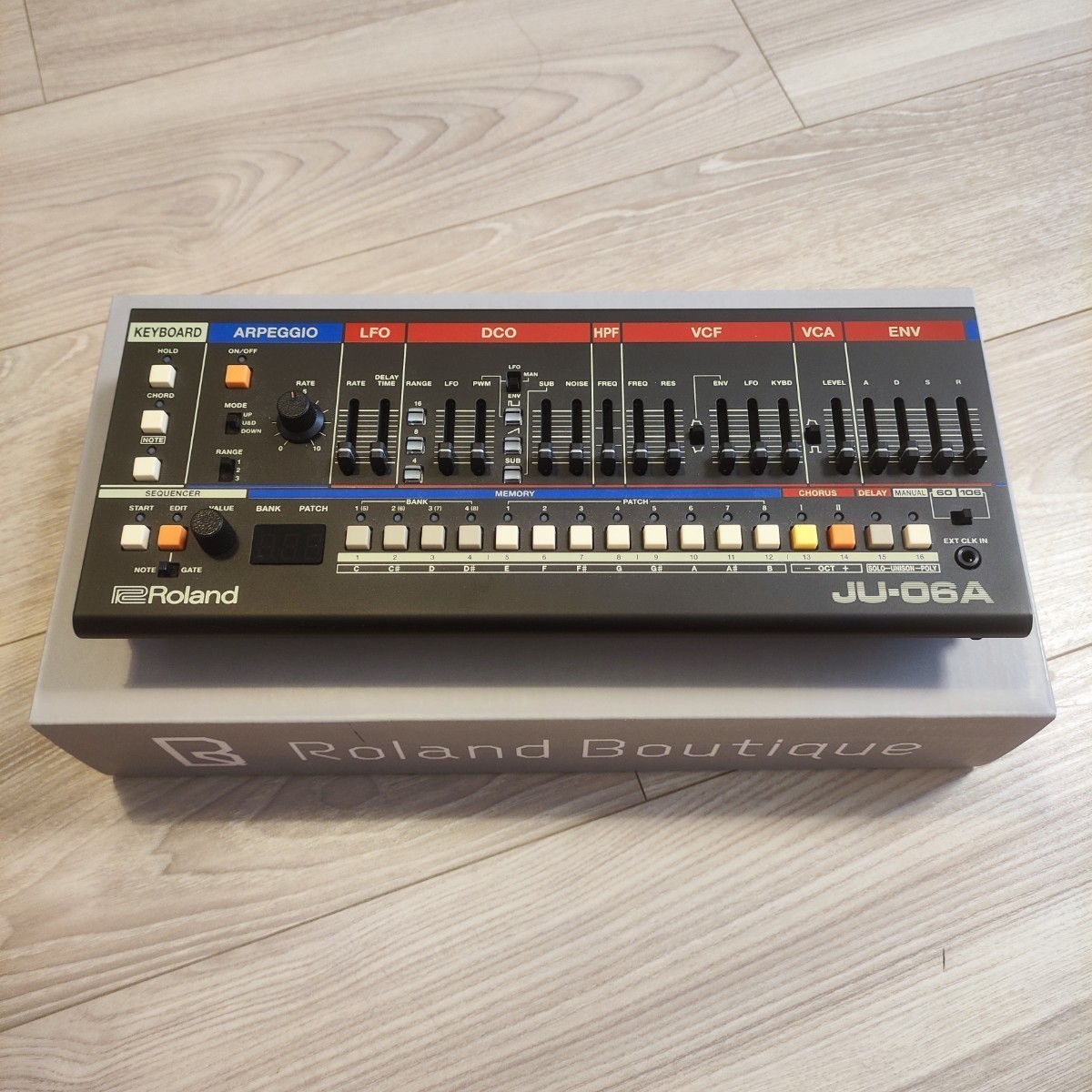 Roland Boutique JU-06A ワンオーナー美品