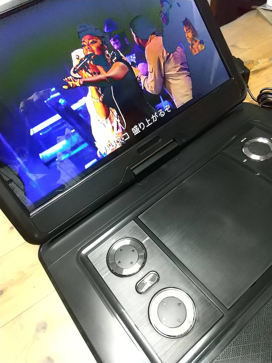 M3216-107-76 ポータブルDVDプレーヤー 16.9型