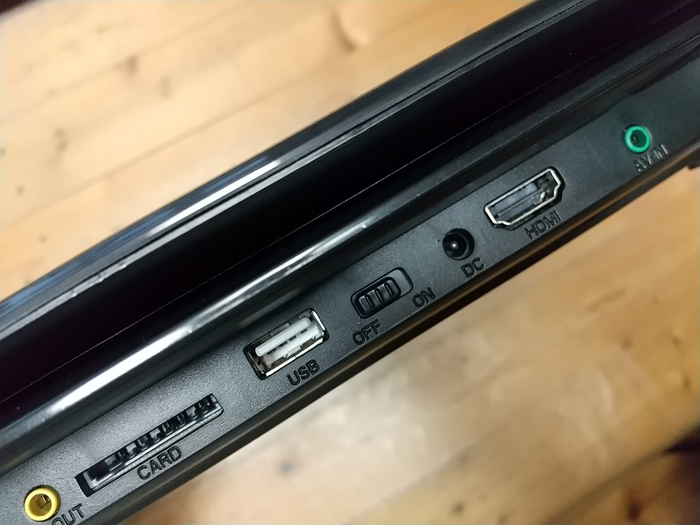 M3216-107-76 ポータブルDVDプレーヤー 16.9型