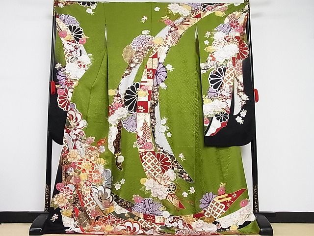 平和屋-こころ店■豪華振袖　駒刺繍　花文箱文　鞠　金彩　着丈172.5cm　裄丈70.5cm　正絹　逸品　A-ck5742