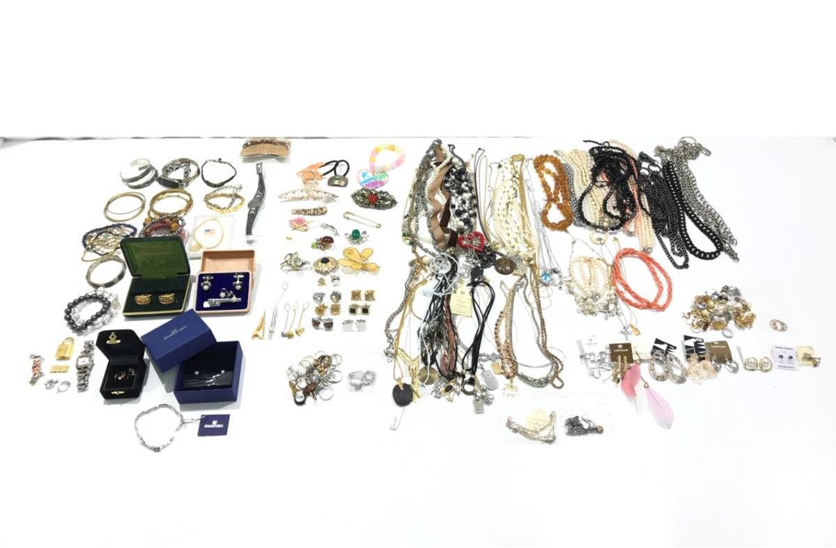 1円スタート ジャンク品 アクセサリー 大量 まとめ売り ネックレス ペンダント 髪飾り イヤリング ピアス カフス ブレスレット ブローチ 等