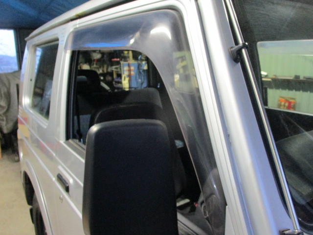 ジムニーja12、ja22用純正ドアバイザー　左右2個セット ジムニー JA22W JA12 純正 ワイド ドアバイザー JA11 左右 はめ込み式