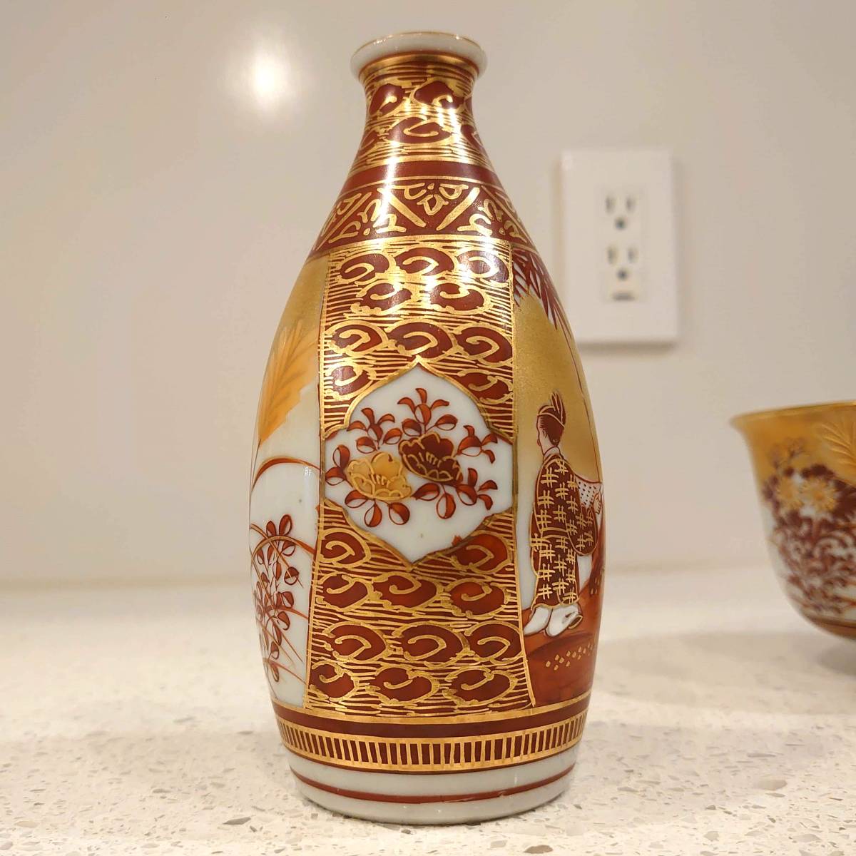 九谷焼　錦泉　酒器セット 九谷錦泉] 九谷焼 錦泉 本金赤絵割取 徳利 & お猪口 8点セット 【公式