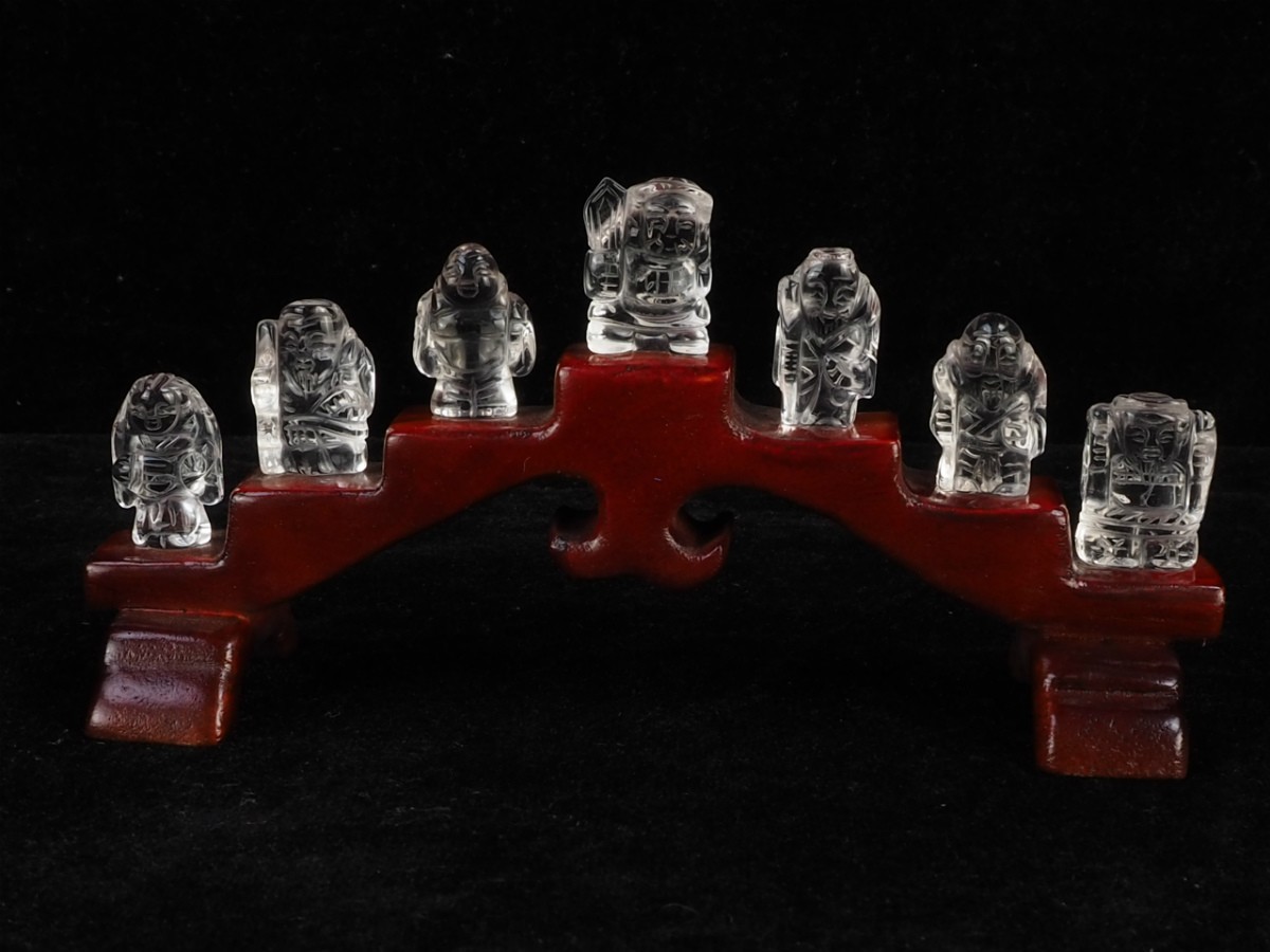 5T231111 七福神 置物 縁起物 水晶？ ガラス？ 彫刻 詳細不明 台座付 1 