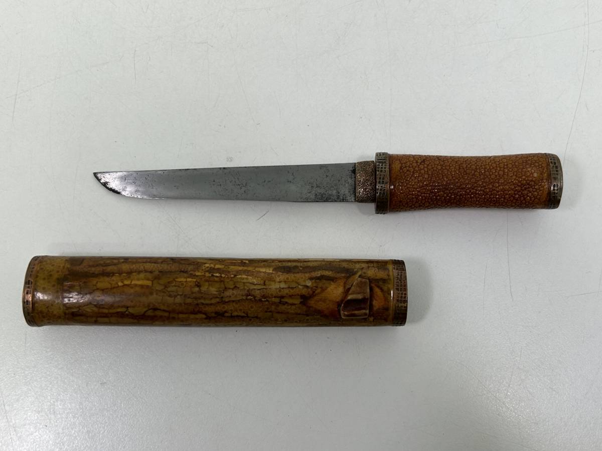 TN0511-50 2276【1円スタート】 小刀 短刀 鮫皮 刀装具 長さ：約22cm