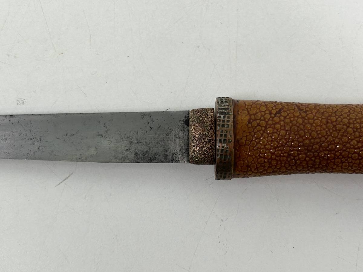 TN0511-50 2276【1円スタート】 小刀 短刀 鮫皮 刀装具 長さ：約22cm