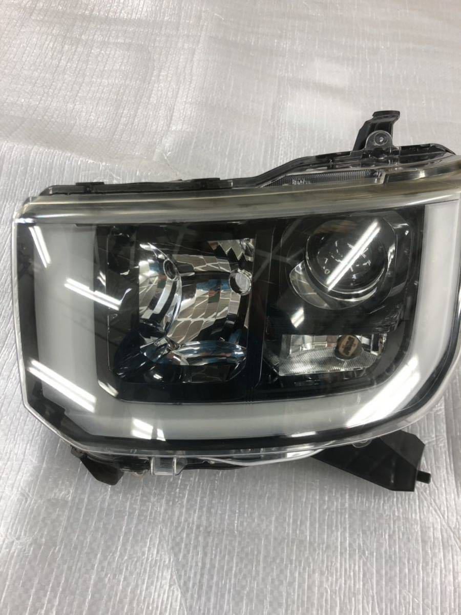 ダイハツ ウェイク LA700S 純正 左ヘッドライト STANLEY W2664