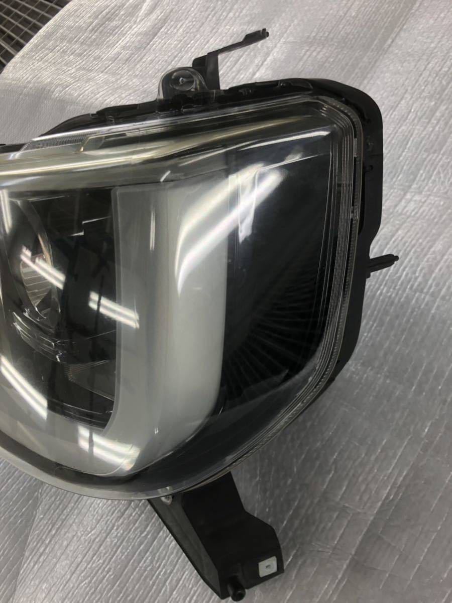 ダイハツ ウェイク LA700S 純正 左ヘッドライト STANLEY W2664