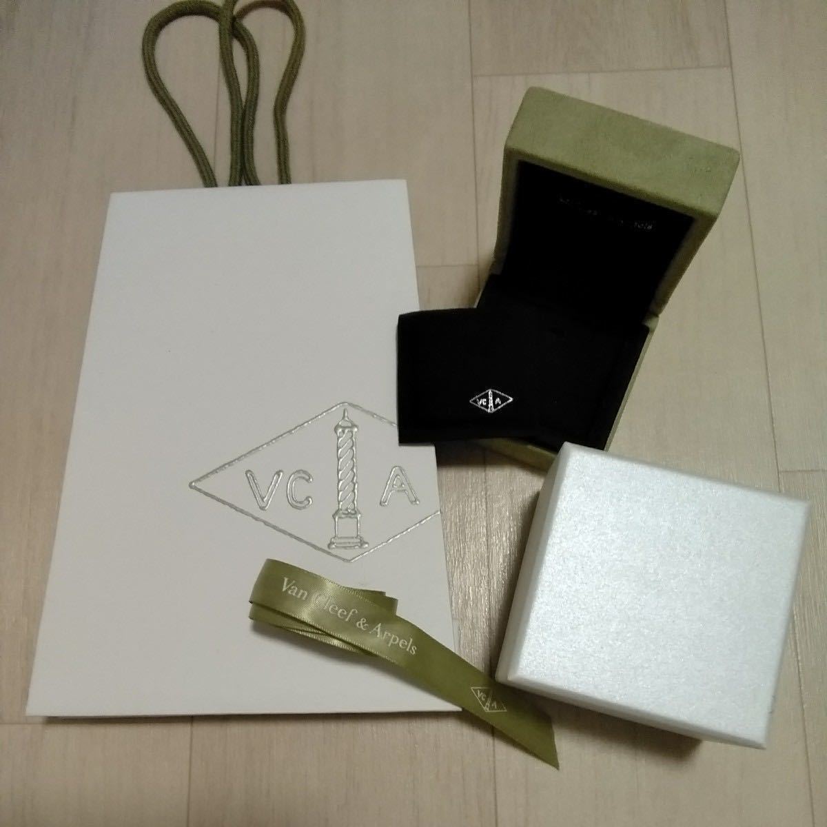 空箱】ヴァンクリーフ＆アーペル Van Cleef&Arpels ネックレスケース