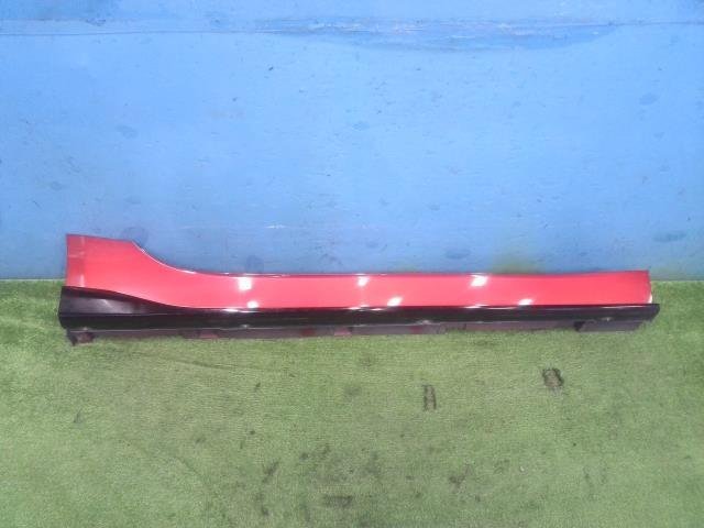 ND系ロードスター 純正サイドステップ右 ソウルレッドプレミアム(M)　41V　中古　個人宅配送不可