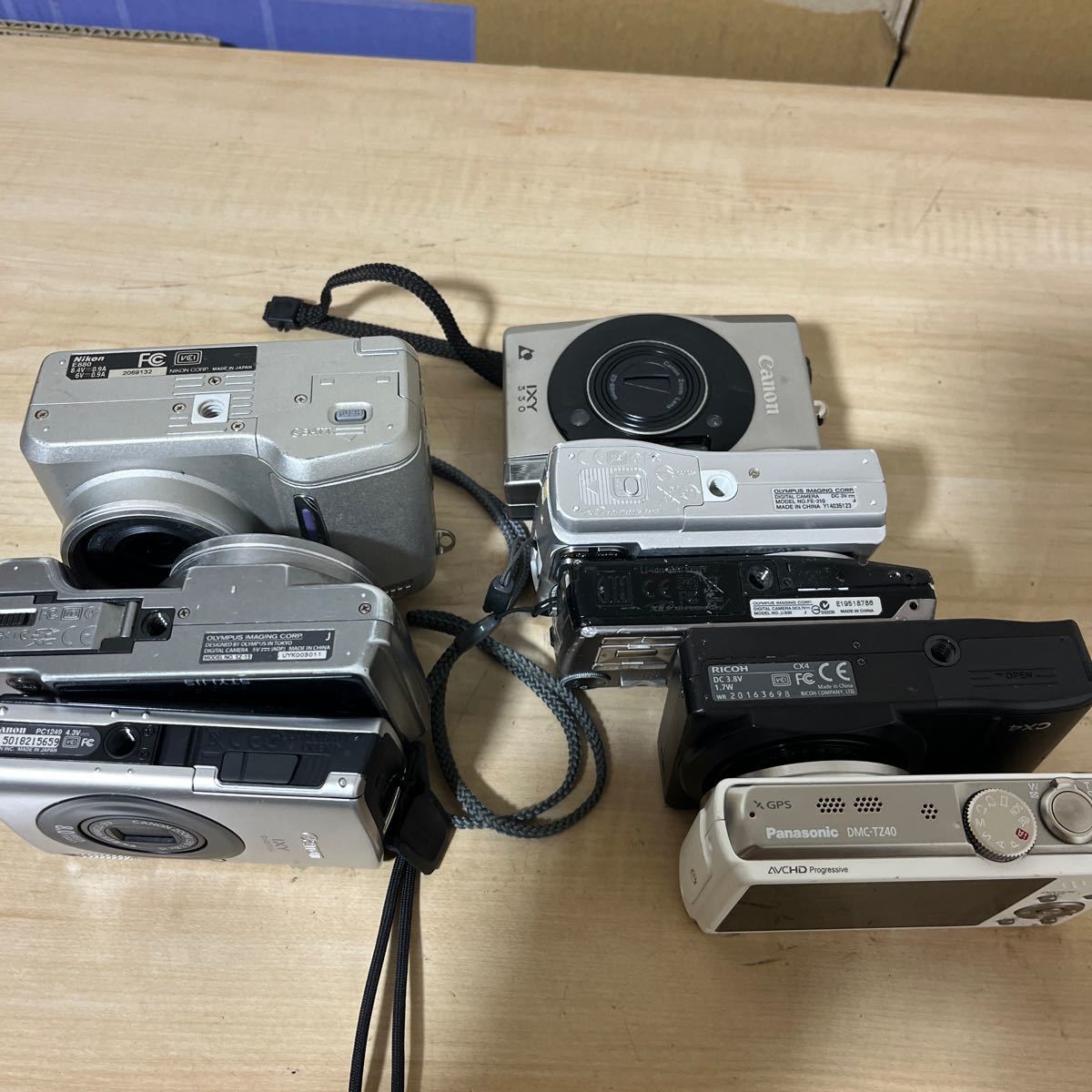 デジタルカメラ カメラ ジャンク - デジカメ ニコン(NIKON ケース付き
