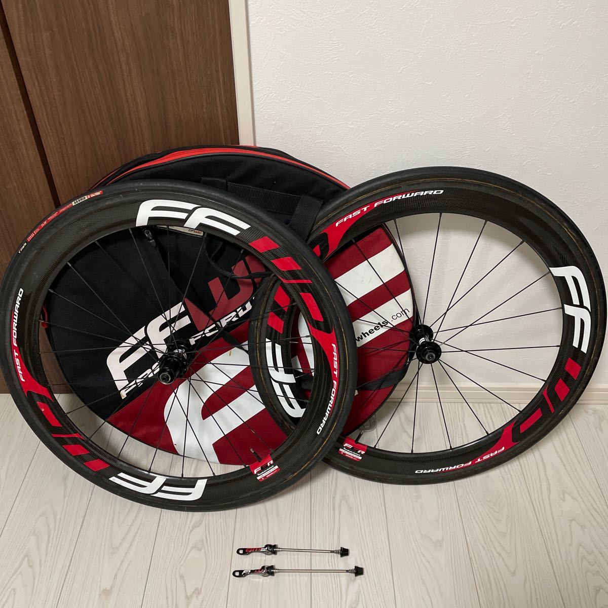 FFWD F6R カーボンチューブラーホイール チューブラータイヤ付き60mm