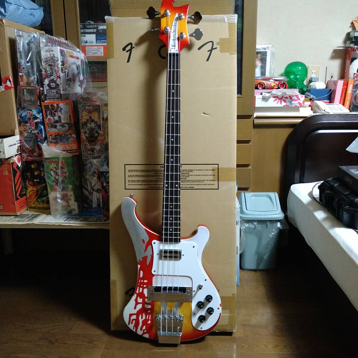 リッケンバッカー4001タイプコピーモデル マジカルミステリーツアー