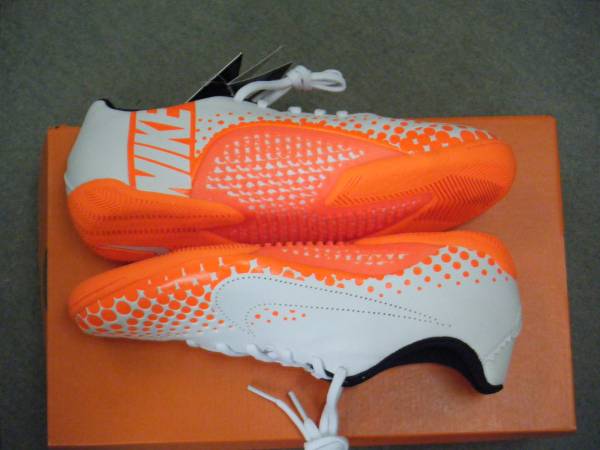 Nike ナイキ ナイキ5エラスティコ フィナーレ 26 5 26 5cm 売買されたオークション情報 Yahooの商品情報をアーカイブ公開 オークファン Aucfan Com