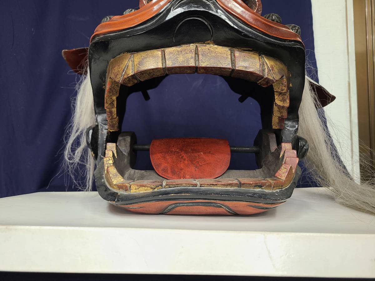 縁起物 木製獅子頭 座布団付 獅子舞 魔除け 神楽 工芸品 古道具 大きい