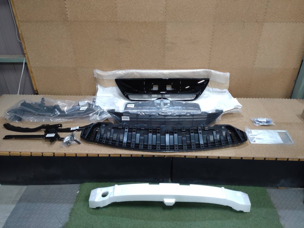  トヨタ アクア NHP10 中期 フロントバンパーグリル エンブレム コアサポート 前周り 個人宅不可 R5-4584E-SA(フロント)｜売買されたオークション情報、yahooの商品情報をアーカイブ公開 - オーク トヨタ用